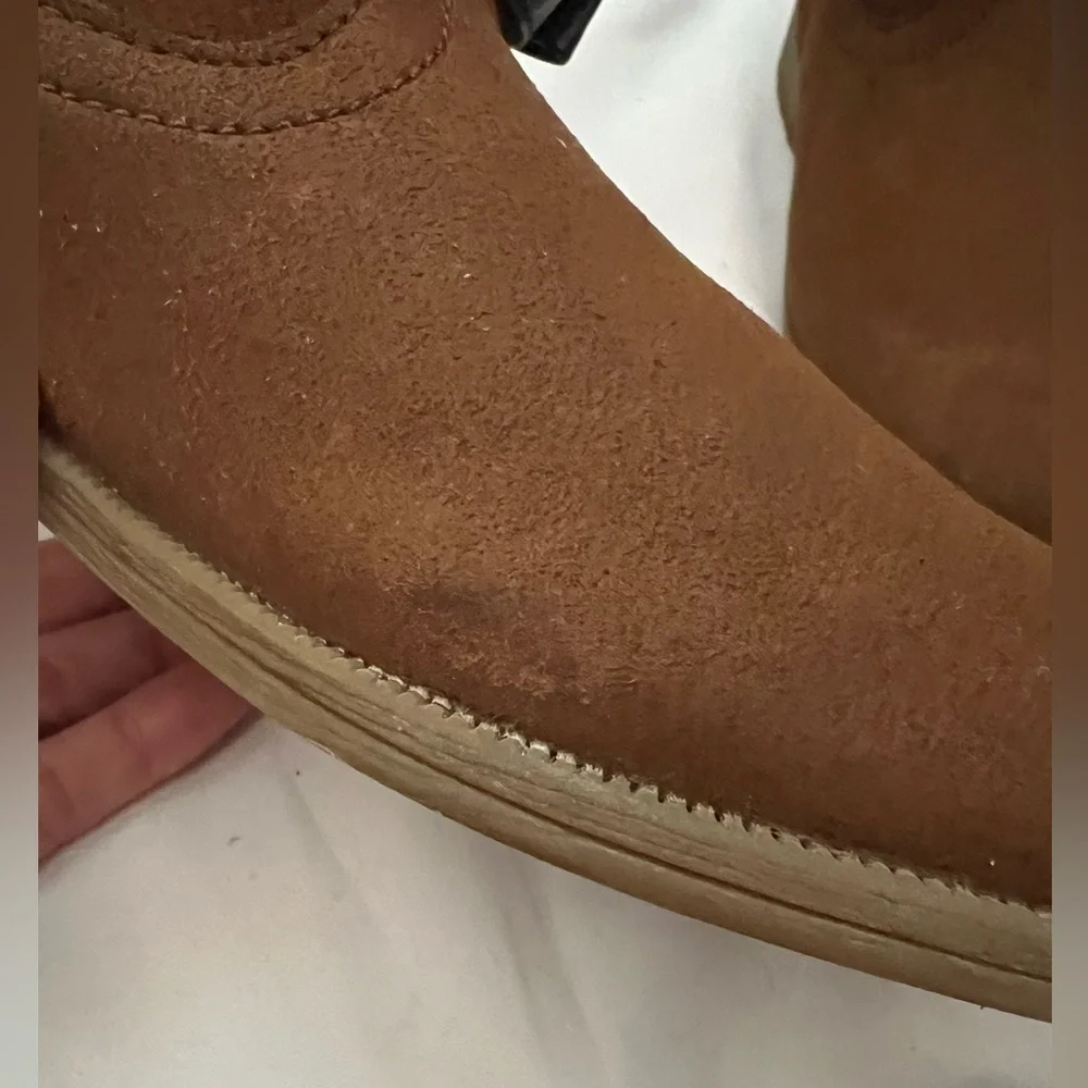 Ugg Joanie bow ankle boot for kids in cognac and dark brown. Size 3